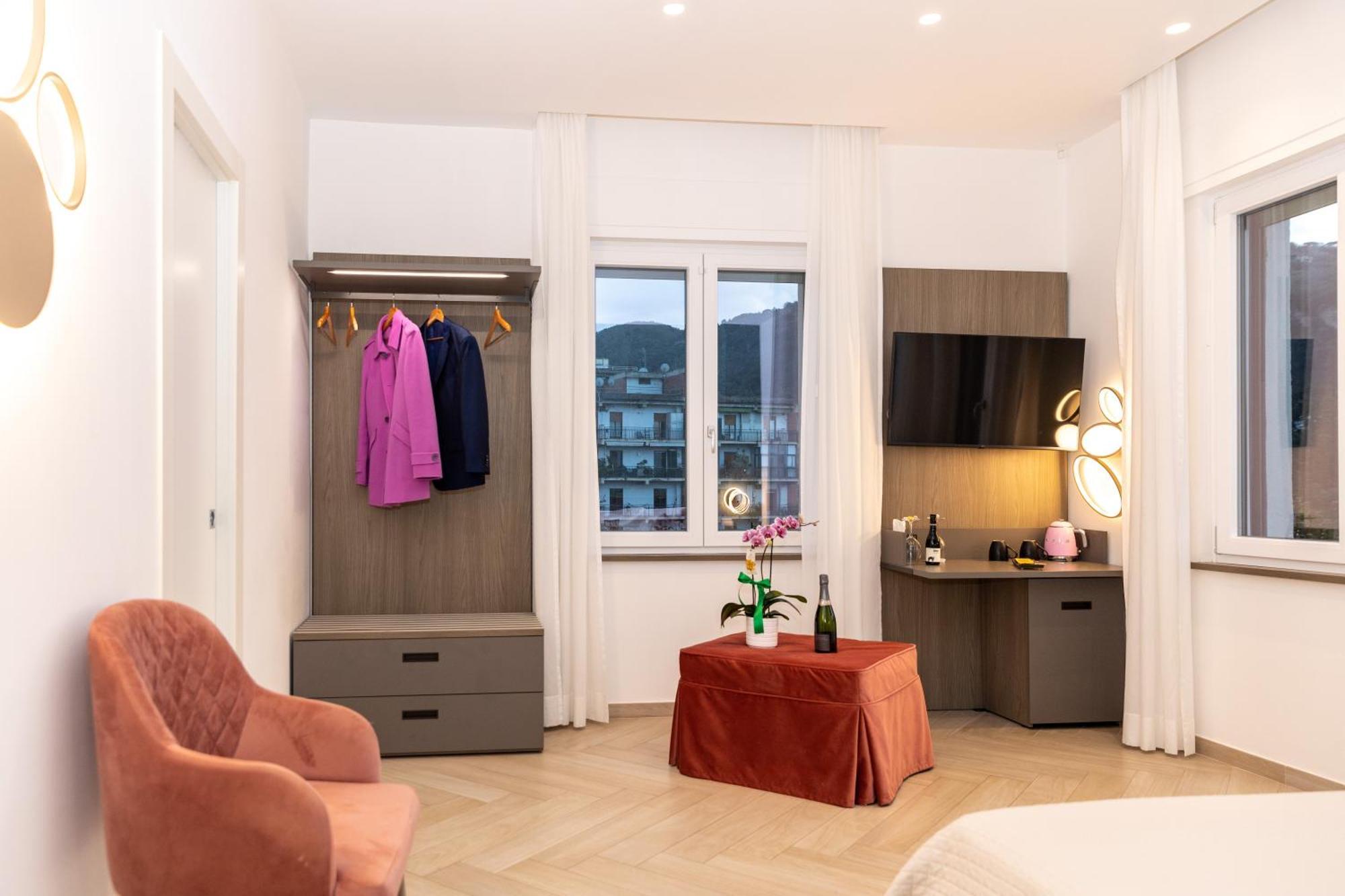 Patriziella 4 Rooms Sorrento Exterior foto